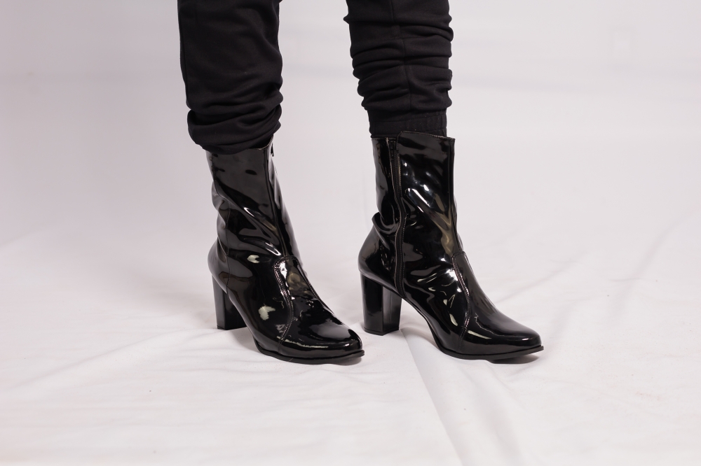 Bota Arrasadora Verniz Preto